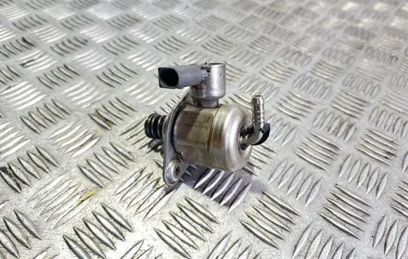 Audi A3 S3 8V Fuel injection high pressure pump 04E127025B 0261520261 7000540225