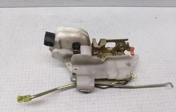 Mitsubishi Space Runner Front door lock