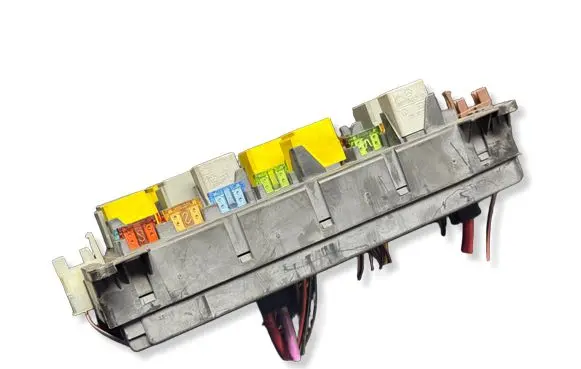 Mercedes-Benz Vito Viano W639 Fuse module A6395450401 8878004