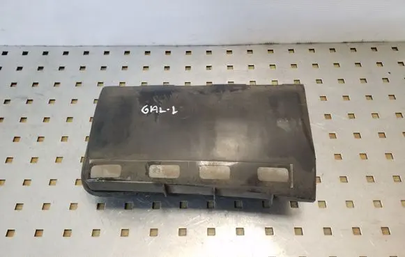 Quarter panel pressure vent