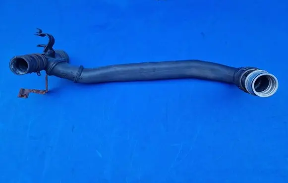 Porsche Cayman 987 Engine coolant pipe/hose 99710675203