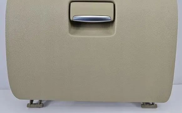 Ford Focus Glove box