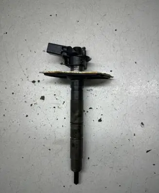 Volkswagen PASSAT B6 Fuel injector 03L130277 0445116030