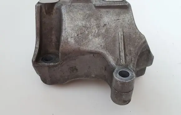 Seat Arona Engine mounting bracket 5Q0199117A
