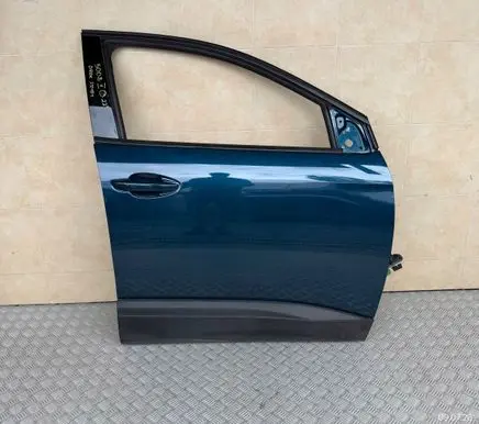 Peugeot 5008 II Front door