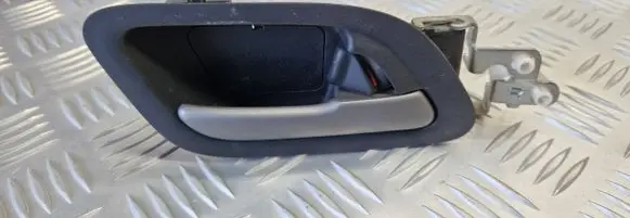 Honda FR-V Front door interior handle 