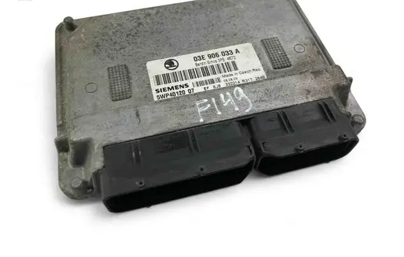 Skoda Fabia Mk1 (6Y) Engine control unit/module 03E906033A