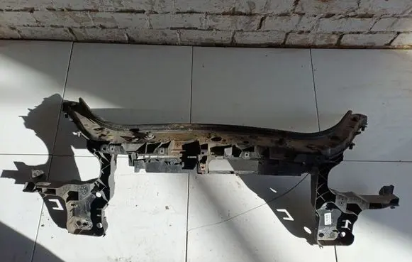 Renault Scenic II - Grand scenic II Radiator support slam panel 8200137496