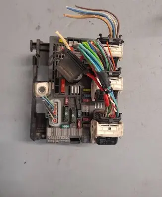 Peugeot 308 Fuse module 9675878280