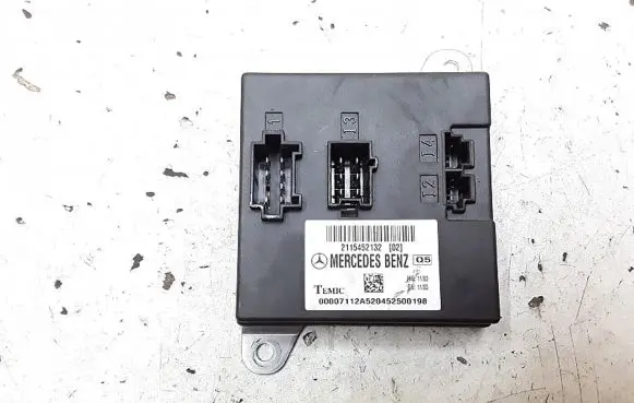 Mercedes-Benz E W211 Engine control unit/module 2115452132