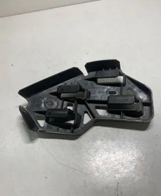 Volkswagen Polo IV 9N3 Front bumper mounting bracket 6Q0807184A
