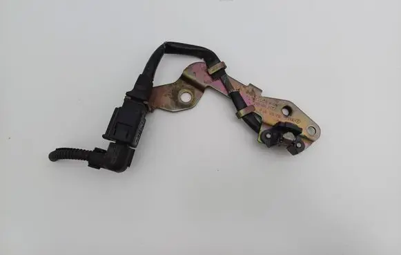 Volkswagen New Beetle Camshaft position sensor 06A905161B
