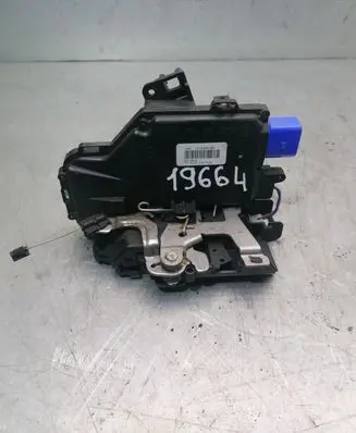 Volkswagen Golf V Rear door lock 7L0839016D