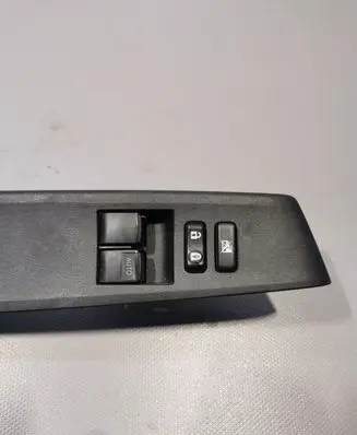 Toyota Yaris Electric window control switch