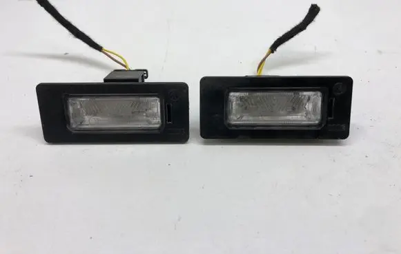 Audi Q5 SQ5 Number plate light 8T0943021