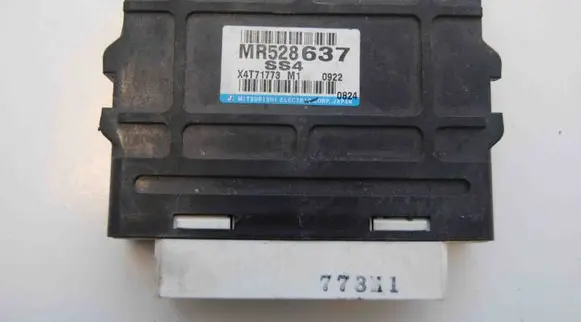 Mitsubishi Pajero Gearbox control unit/module MR528637