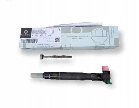 Mercedes-Benz C AMG W204 Fuel injector Z0XTEILE