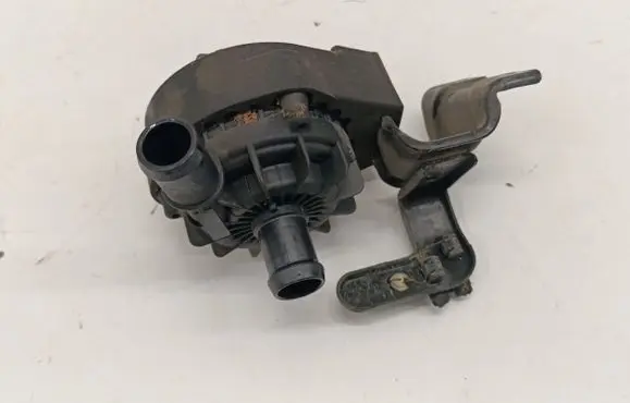 Volkswagen ID.4 Electric auxiliary coolant/water pump 1EA965567