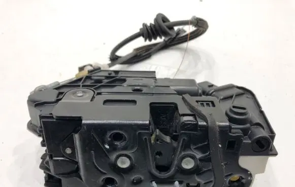 Skoda Superb B6 (3T) Rear door lock 5N0839016D