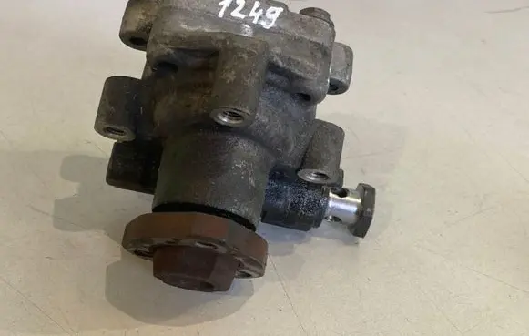 Volkswagen Sharan Power steering pump 7M0145157AA