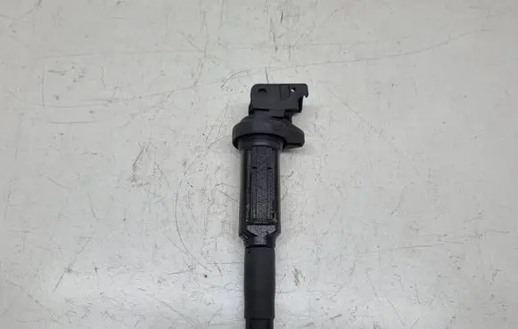 BMW 3 E46 High voltage ignition coil 7551260 12137551260
