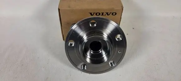 Volvo XC90 Front wheel bearing hub 30639875