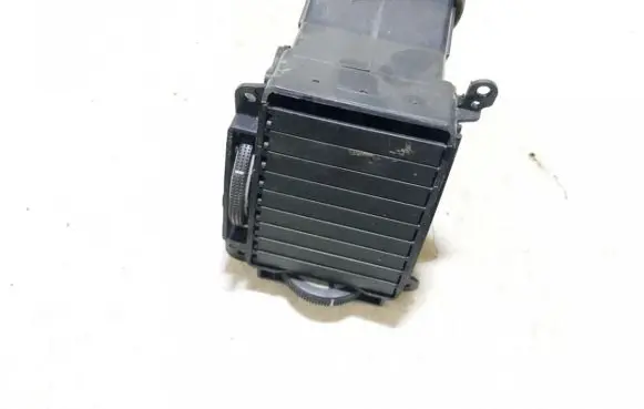 Hyundai Getz Dash center air vent grill