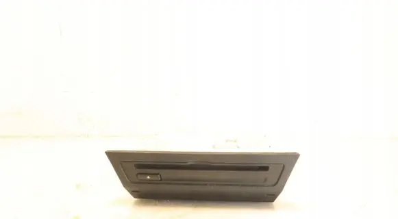 Radio/CD/DVD/GPS head unit