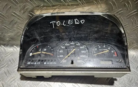 Seat Toledo I (1L) Speedometer (instrument cluster) 81117648