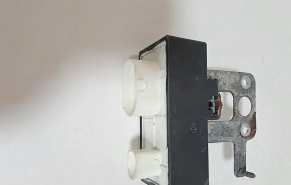 Volkswagen Polo V 6R Coolant fan relay 1J0919506M
