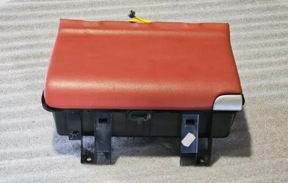 Glove box