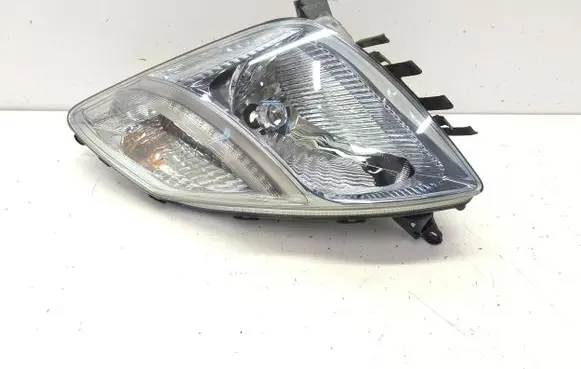 Toyota Prius (XW20) Headlight/headlamp 8117047181