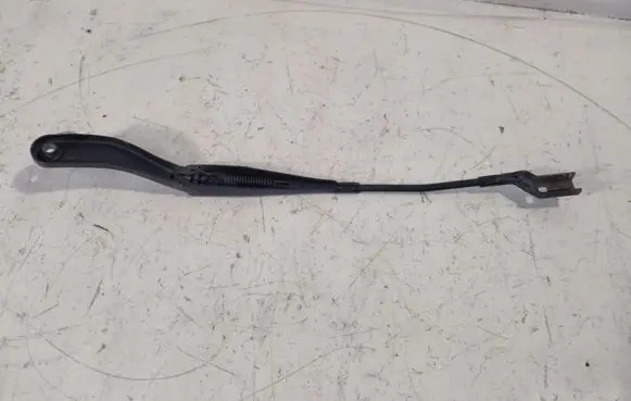 Volvo V50 Front wiper blade arm 30753000
