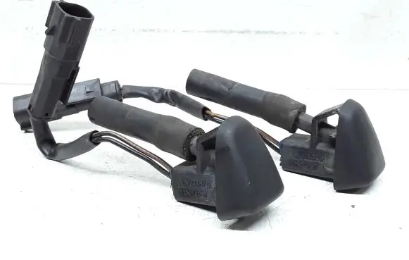 Volvo XC60 Windshield washer spray nozzle 31253179 31253180