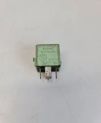 BMW 5 E39 Other relay 8373700 23343501312 6136