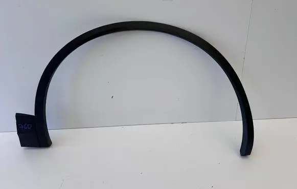 Volkswagen Touareg III Front arch trim 760853718