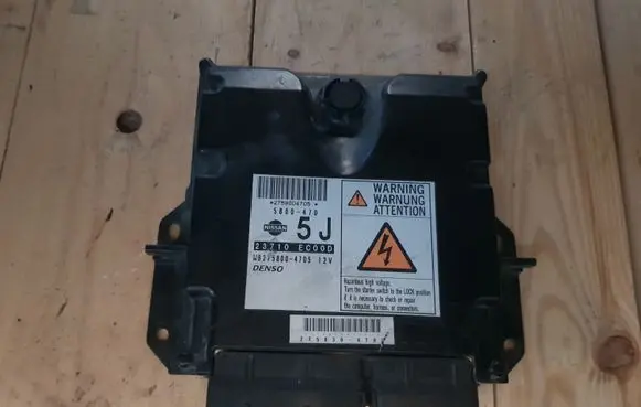 Nissan Navara D40 Engine control unit/module 23710EC00D MB2758004705