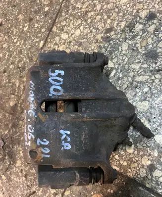 Ford Mondeo Mk III Front brake caliper