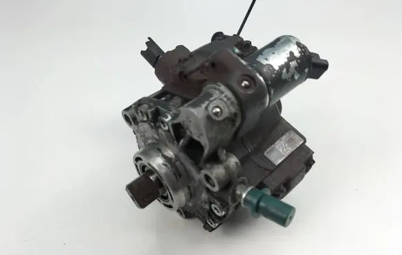 Citroen C4 I Picasso Fuel injection high pressure pump 9658193980