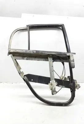 Rear door manual window regulator