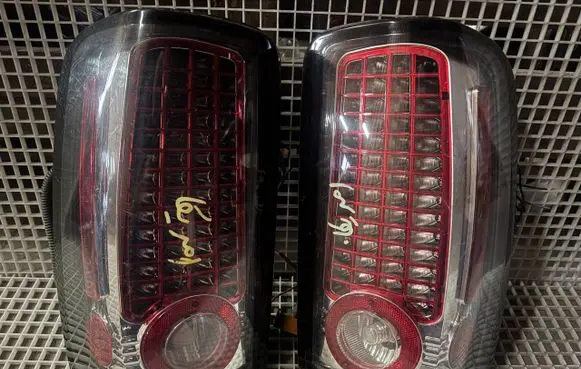 GMC Yukon Rear/tail lights set TCKU7018532