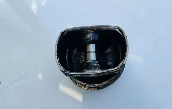 Piston