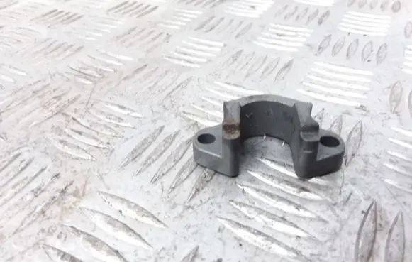 BMW 5 E60 E61 Fuel Injector clamp holder 13537787215 7787215