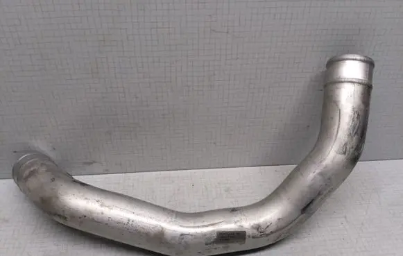 Intercooler hose/pipe