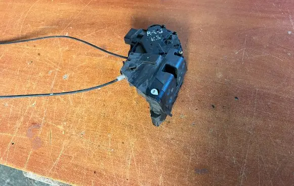 Mazda 3 I Rear door lock