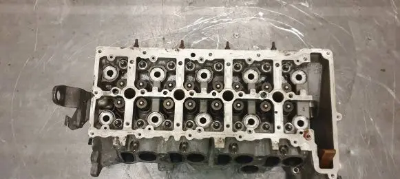 BMW 5 E60 E61 Engine head 778109802 V0457258