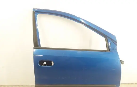Nissan Almera Tino Front door