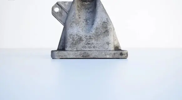 Audi A4 S4 B5 8D Engine mounting bracket 4B0199308