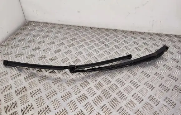 Volkswagen Touareg I Front wiper blade arm 7L6955407