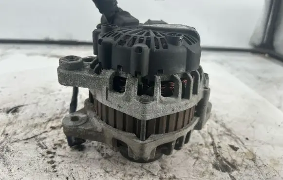 KIA Rio Generator/alternator 3730003350